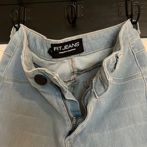 FITJEANS small high waisted light blue wash
